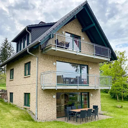 Wiesengefluester Dachgeschosswohnung Mit Balkon Und Mueritznaehe 200 M * Röbel