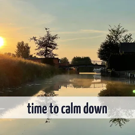 Wiesengefluester Dachgeschosswohnung Mit Balkon Und Mueritznaehe 200 M شقة *