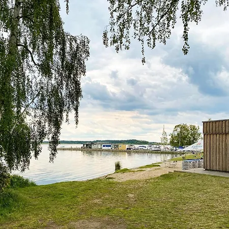 شقة Wiesengefluester Dachgeschosswohnung Mit Balkon Und Mueritznaehe 200 M Röbel